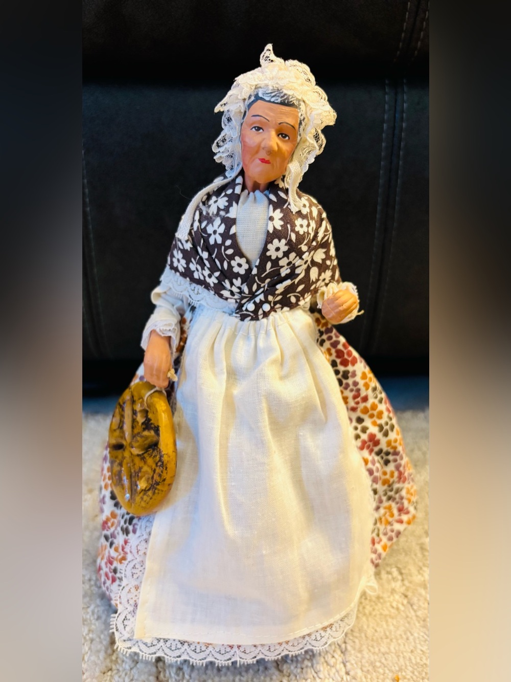 Santon de Provence Terracotta Figurine From France signed by "Sylvette AMY"